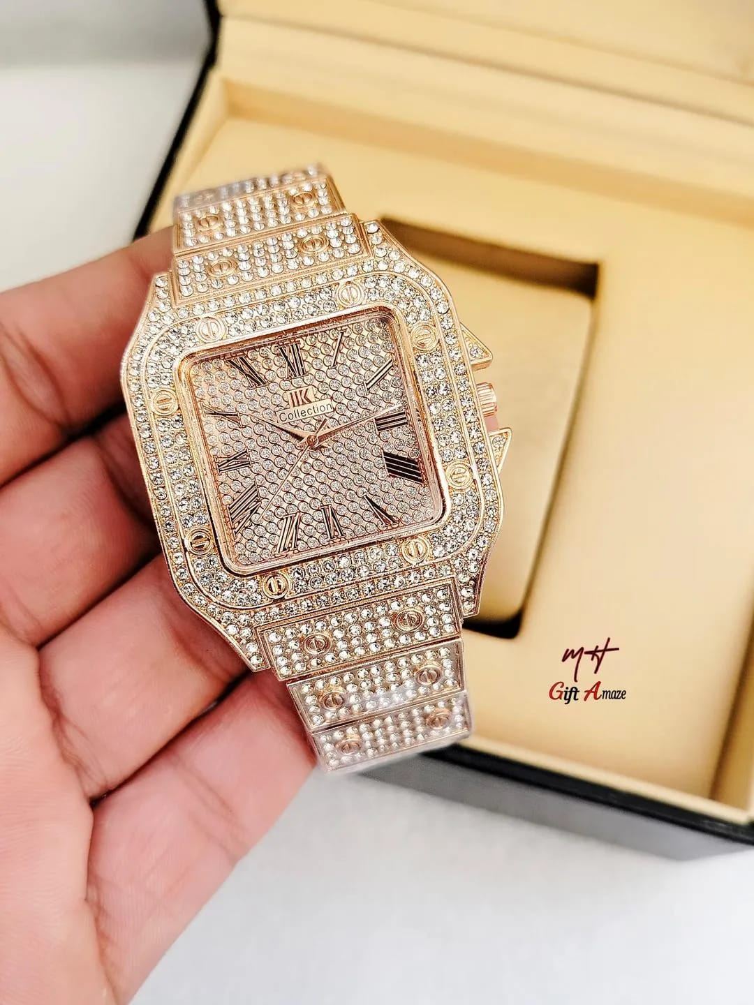 Man's Watch With Diamond Stone Band color: Golden